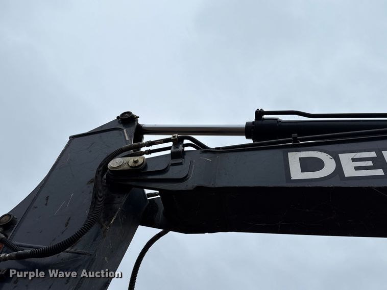 image for item HI9389 2015 John Deere 210G LC excavator