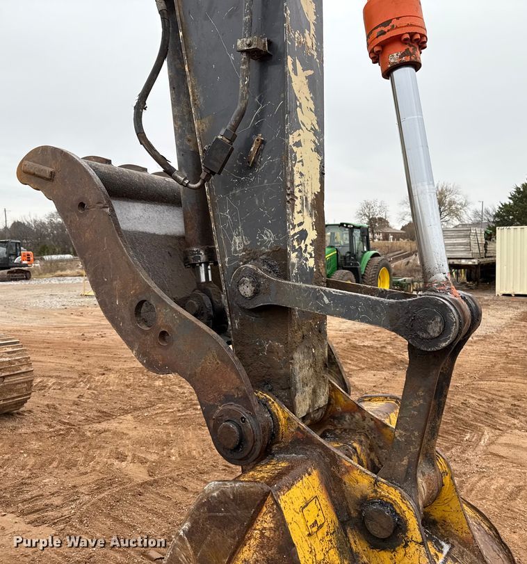 image for item HI9389 2015 John Deere 210G LC excavator