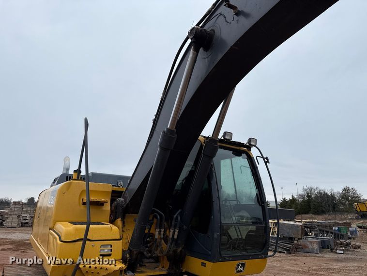 image for item HI9389 2015 John Deere 210G LC excavator