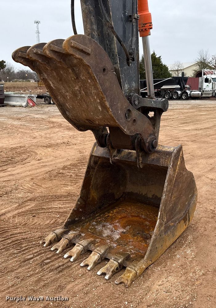 image for item HI9389 2015 John Deere 210G LC excavator
