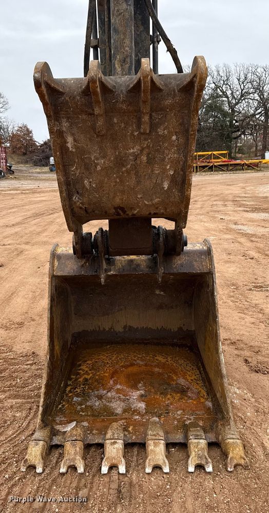 image for item HI9389 2015 John Deere 210G LC excavator