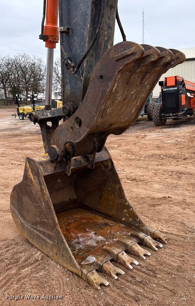 image for item HI9389 2015 John Deere 210G LC excavator
