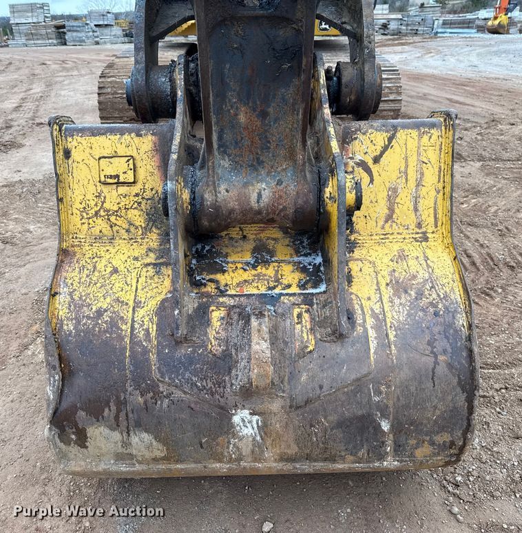 image for item HI9389 2015 John Deere 210G LC excavator