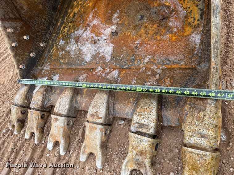 image for item HI9389 2015 John Deere 210G LC excavator