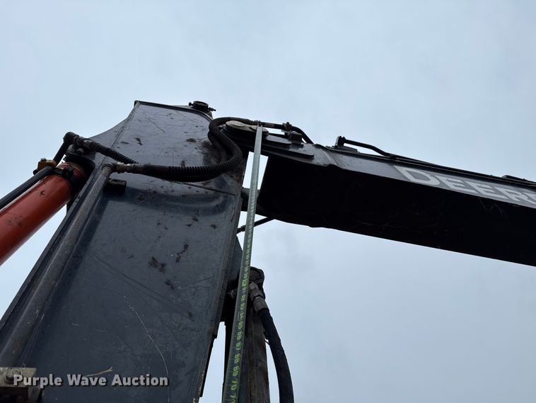 image for item HI9389 2015 John Deere 210G LC excavator