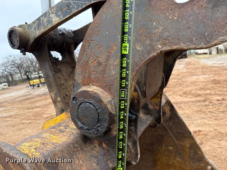 image for item HI9389 2015 John Deere 210G LC excavator