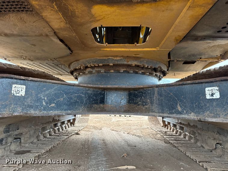 image for item HI9389 2015 John Deere 210G LC excavator