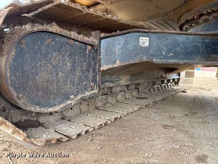 image for item HI9389 2015 John Deere 210G LC excavator