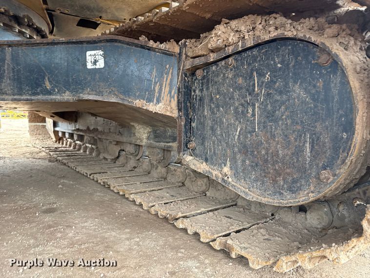 image for item HI9389 2015 John Deere 210G LC excavator