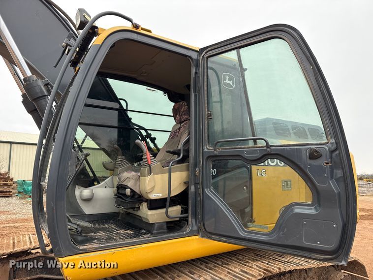 image for item HI9389 2015 John Deere 210G LC excavator