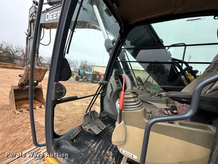 image for item HI9389 2015 John Deere 210G LC excavator