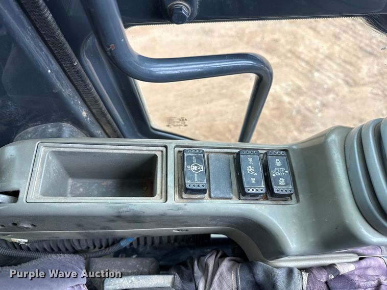 image for item HI9389 2015 John Deere 210G LC excavator