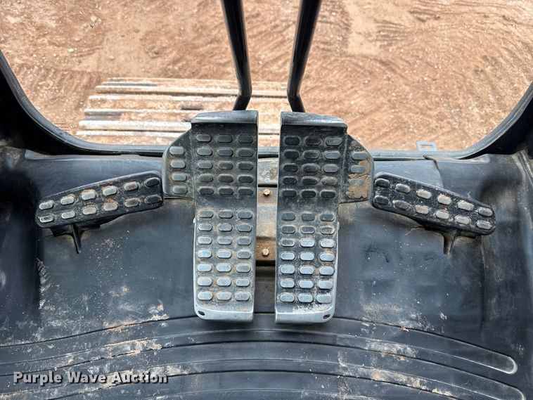 image for item HI9389 2015 John Deere 210G LC excavator