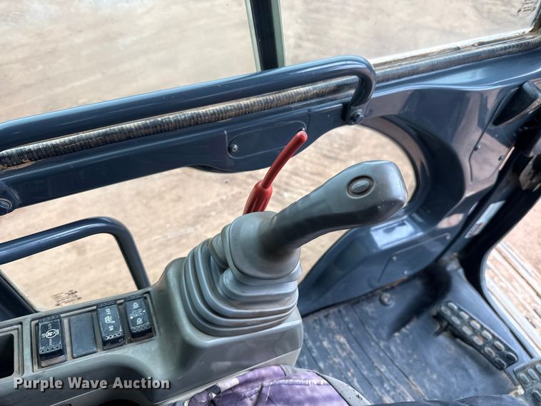 image for item HI9389 2015 John Deere 210G LC excavator