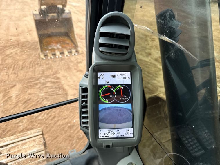 image for item HI9389 2015 John Deere 210G LC excavator