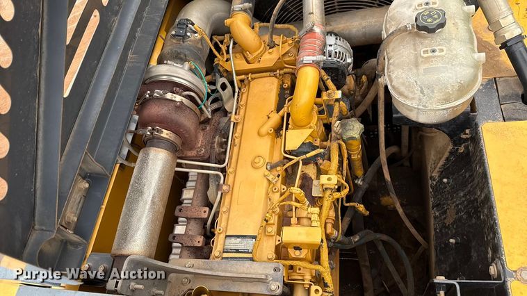 image for item HI9389 2015 John Deere 210G LC excavator