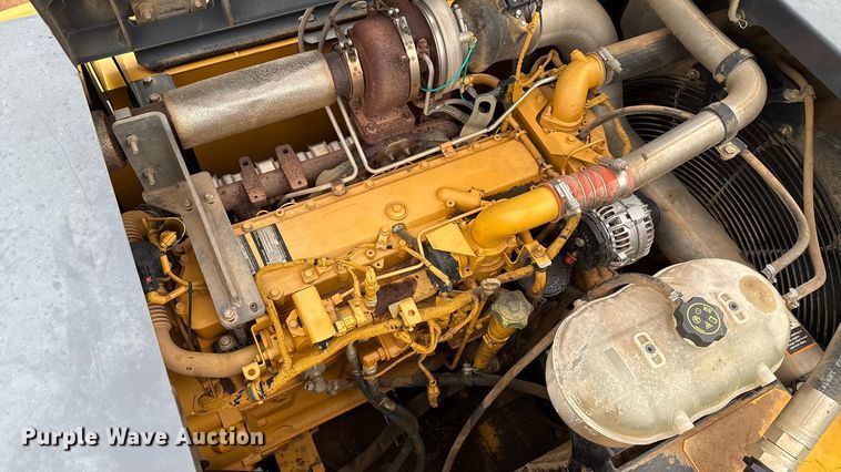 image for item HI9389 2015 John Deere 210G LC excavator