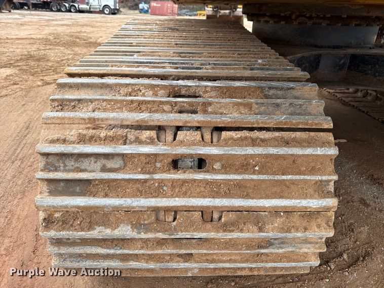 image for item HI9389 2015 John Deere 210G LC excavator