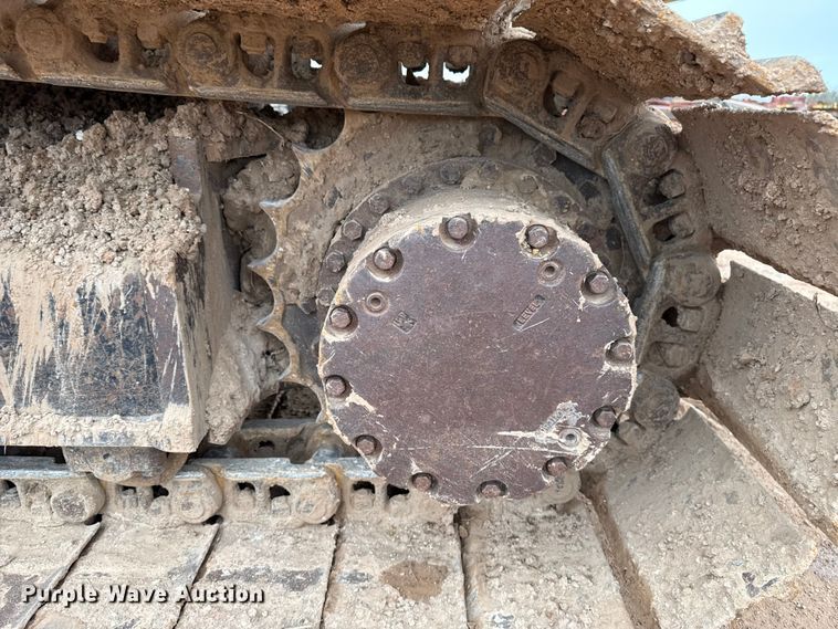 image for item HI9389 2015 John Deere 210G LC excavator