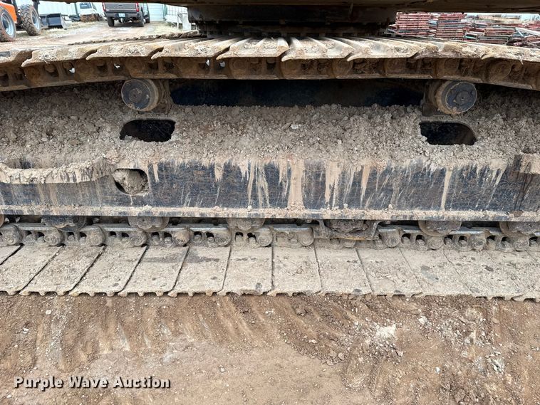 image for item HI9389 2015 John Deere 210G LC excavator