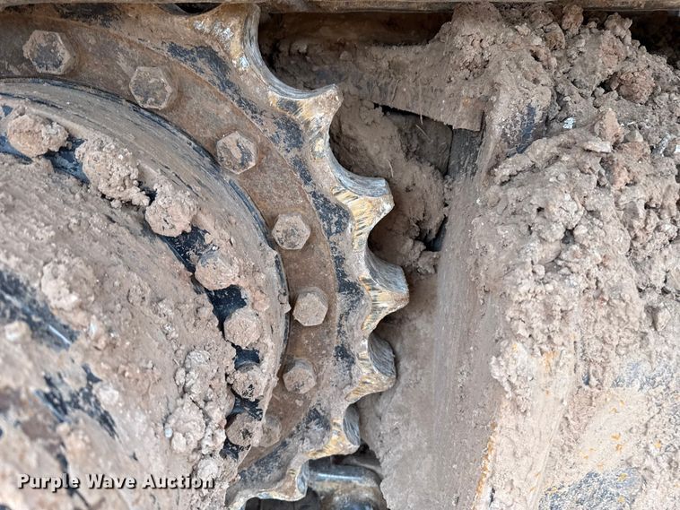 image for item HI9389 2015 John Deere 210G LC excavator