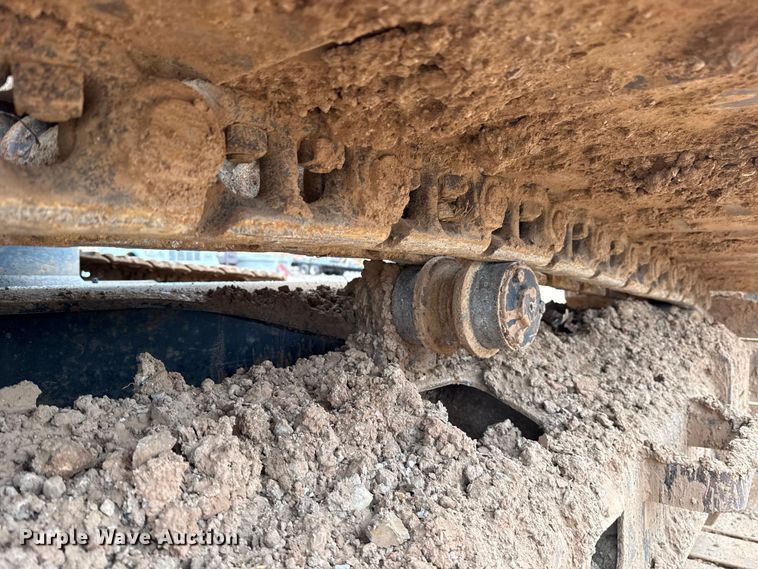 image for item HI9389 2015 John Deere 210G LC excavator