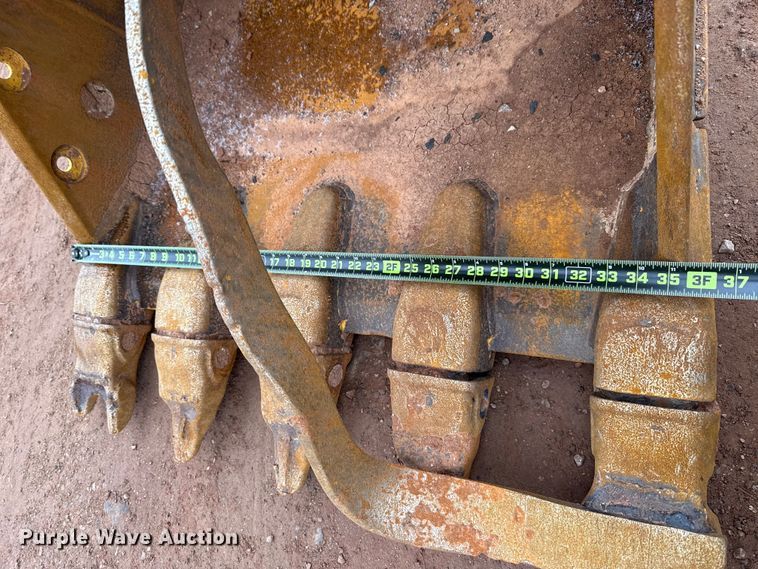 image for item HI9390 2021 Hitachi ZX160LC-6N excavator