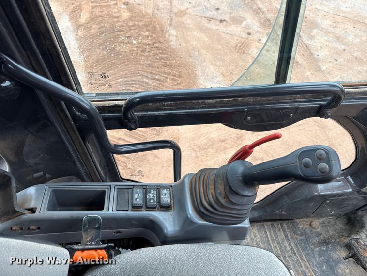 image for item HI9390 2021 Hitachi ZX160LC-6N excavator