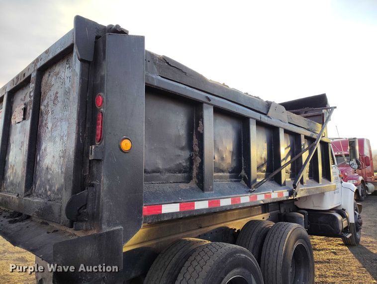 image for item IH9363 1998 International 4900 dump truck