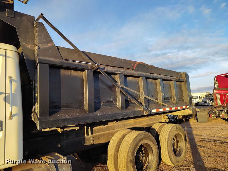 image for item IH9363 1998 International 4900 dump truck