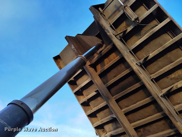 image for item IH9363 1998 International 4900 dump truck