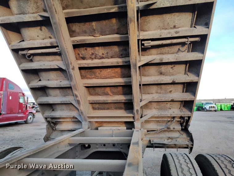 image for item IH9363 1998 International 4900 dump truck