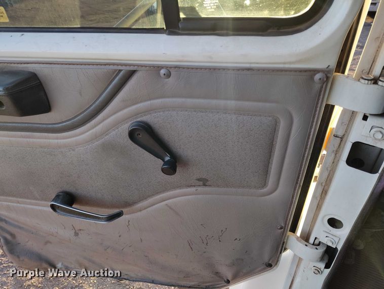 image for item IH9363 1998 International 4900 dump truck