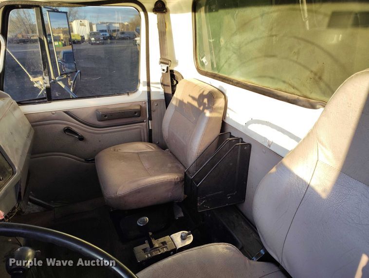 image for item IH9363 1998 International 4900 dump truck