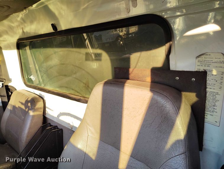 image for item IH9363 1998 International 4900 dump truck