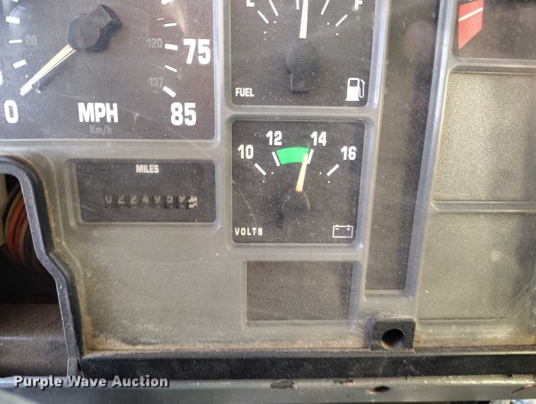 image for item IH9363 1998 International 4900 dump truck