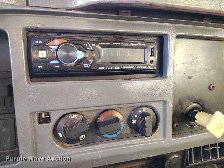 image for item IH9363 1998 International 4900 dump truck