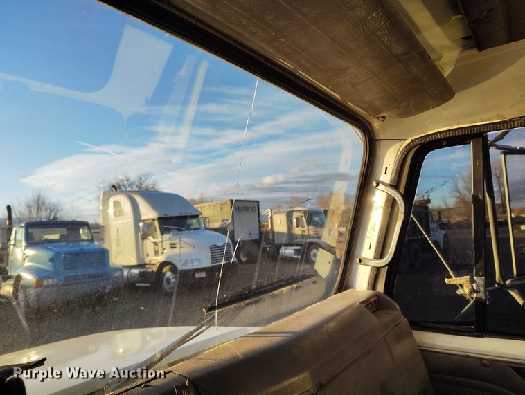 image for item IH9363 1998 International 4900 dump truck