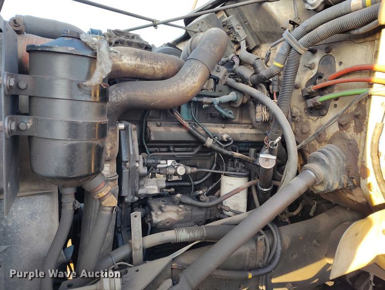 image for item IH9363 1998 International 4900 dump truck