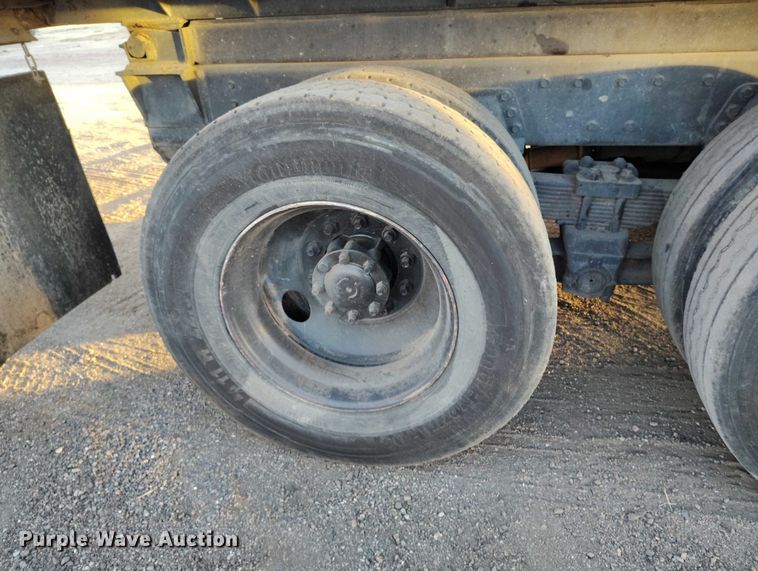 image for item IH9363 1998 International 4900 dump truck