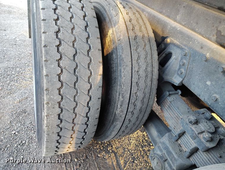 image for item IH9363 1998 International 4900 dump truck