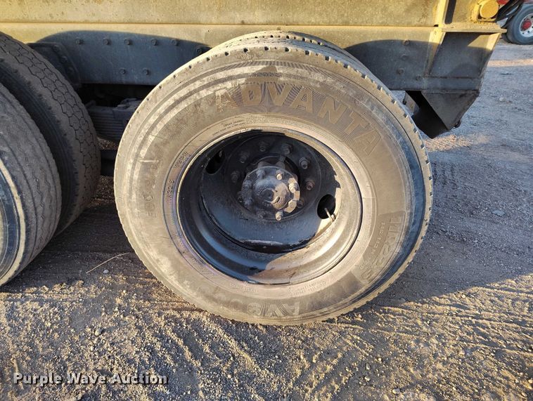 image for item IH9363 1998 International 4900 dump truck