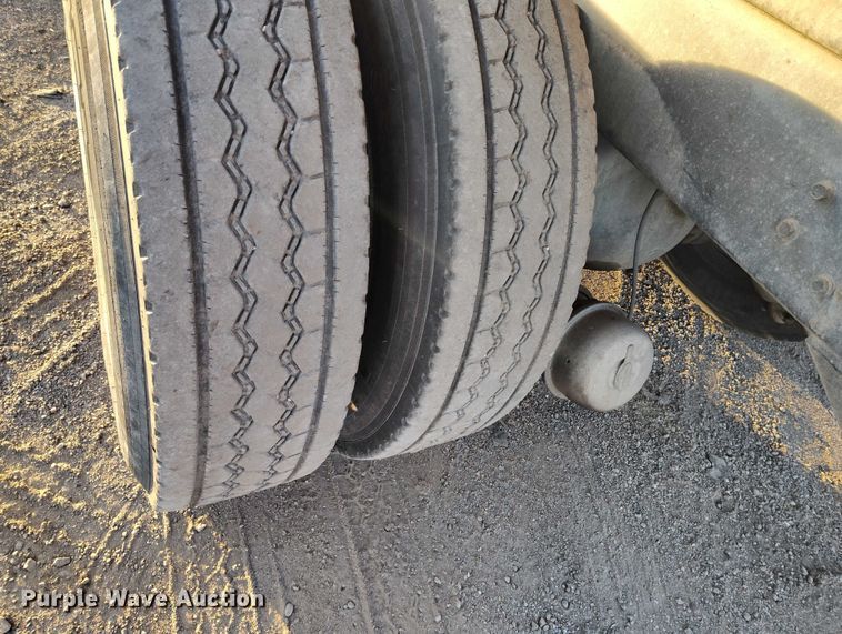 image for item IH9363 1998 International 4900 dump truck