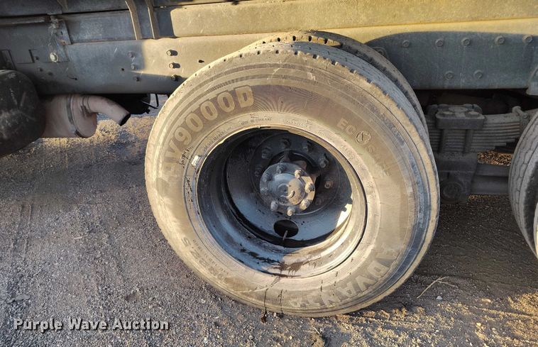 image for item IH9363 1998 International 4900 dump truck