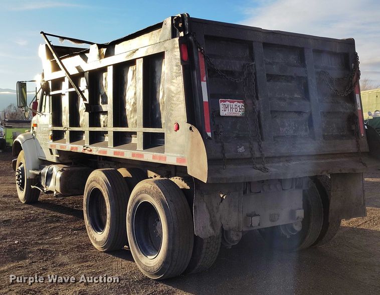 image for item IH9364 1999 International 4900 dump truck