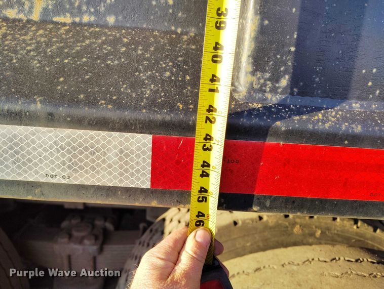 image for item IH9364 1999 International 4900 dump truck