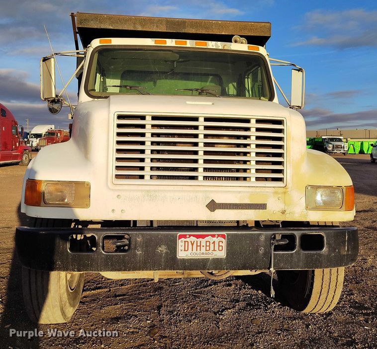 image for item IH9364 1999 International 4900 dump truck