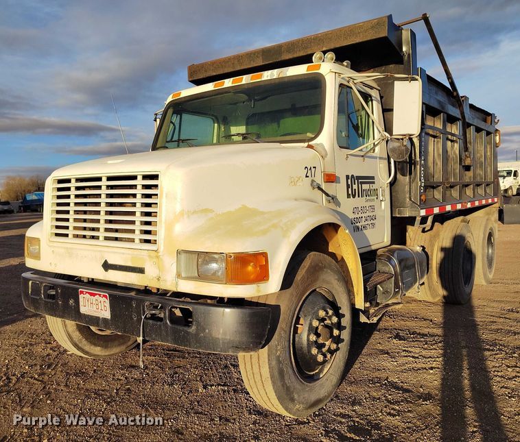 image for item IH9364 1999 International 4900 dump truck
