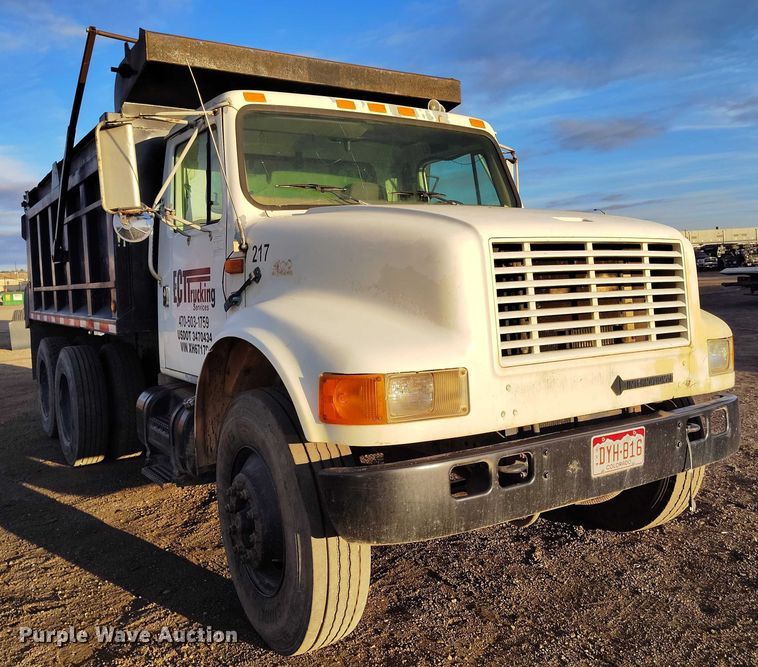 image for item IH9364 1999 International 4900 dump truck
