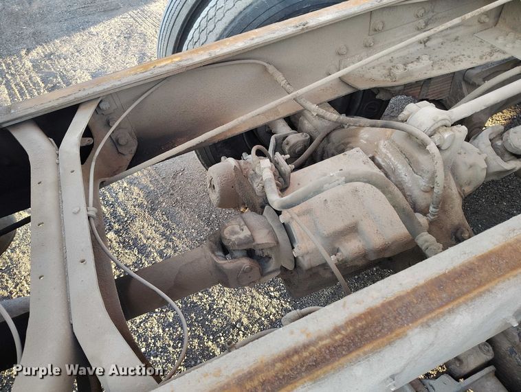 image for item IH9364 1999 International 4900 dump truck